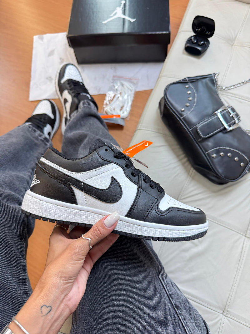 Jordan Low Preto/Branco