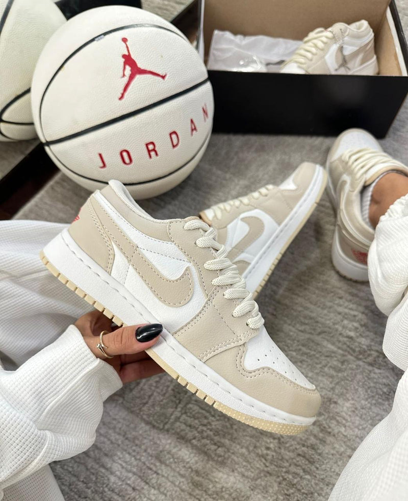 Jordan Low Creme