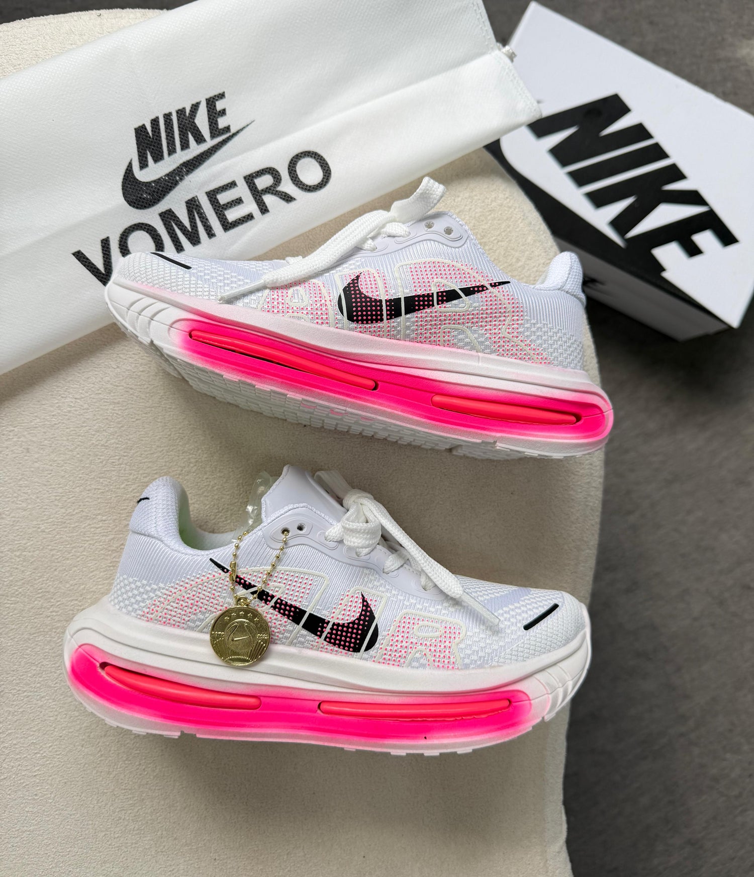 Nike Run Vomero Branco/Pink