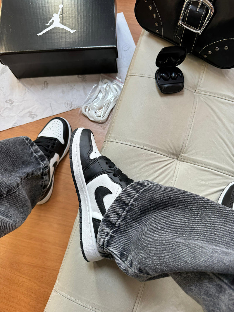 Jordan Low Preto/Branco
