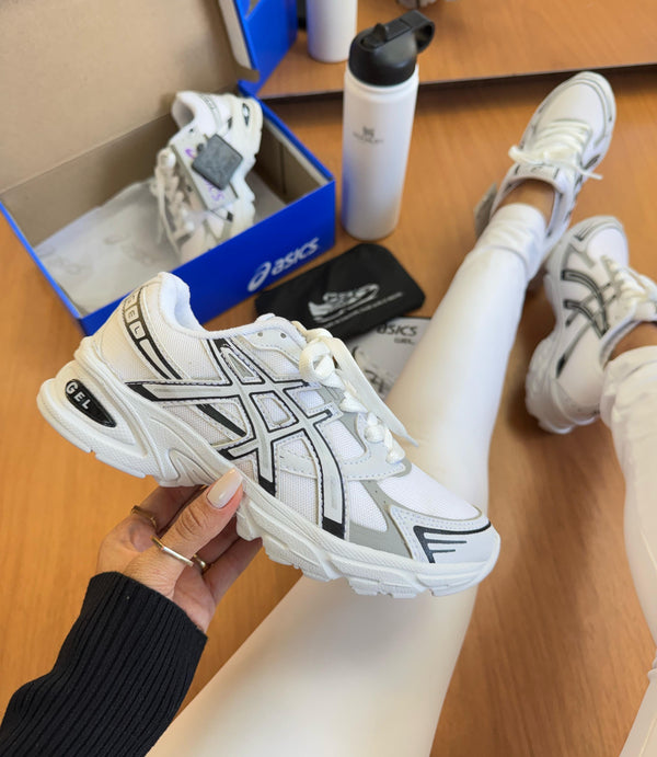 Asics 1601 Preto/Branco