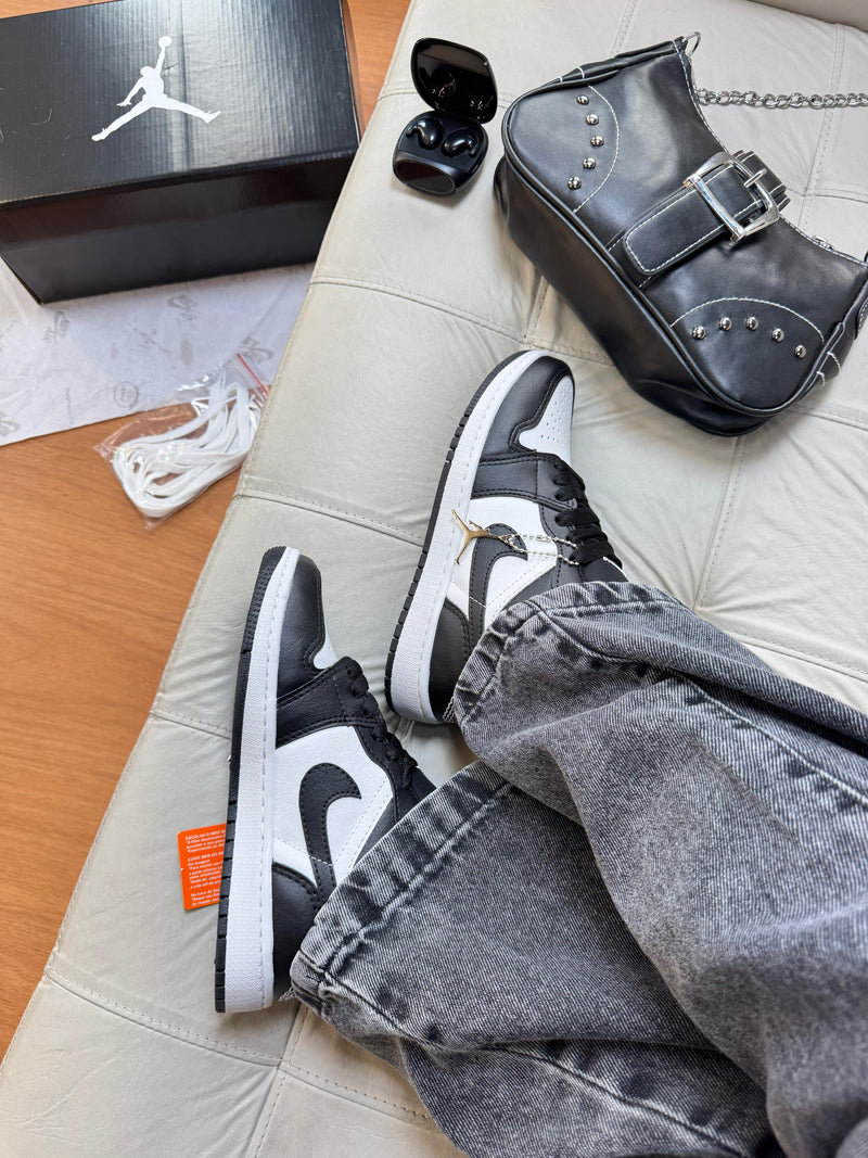 Jordan Low Preto/Branco