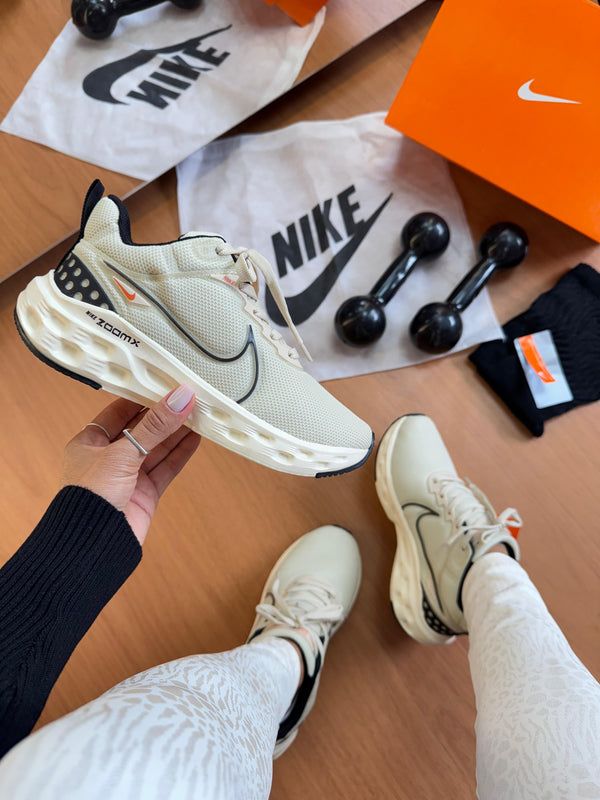 Nike React Infinity Run FK Bege/Preto