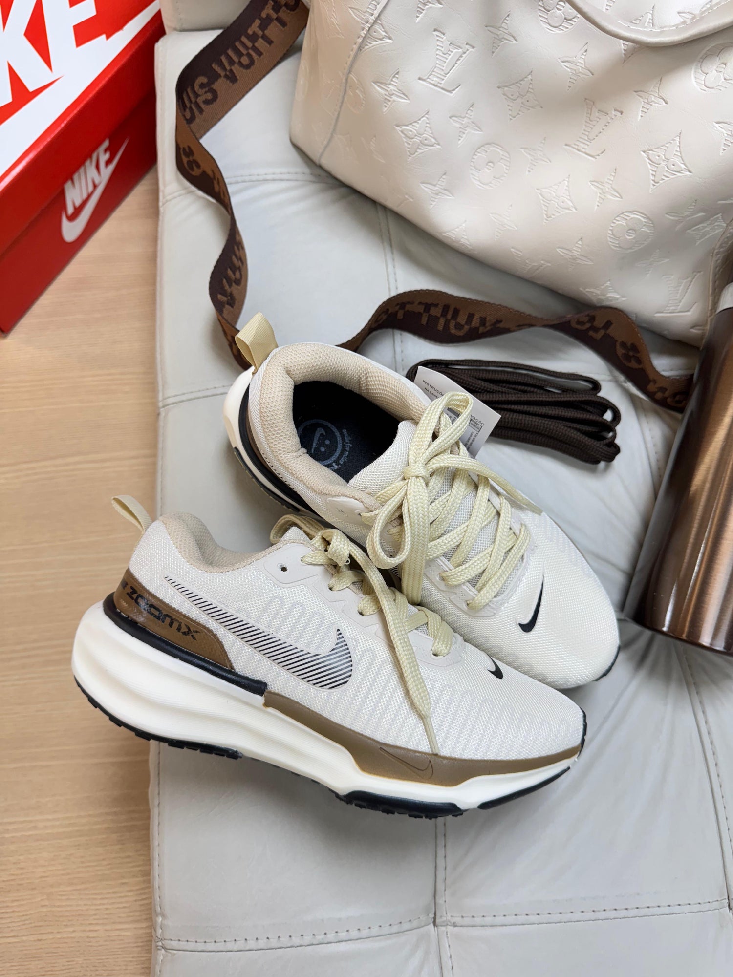 Nike Invincible Run 1ª Linha Off/Café