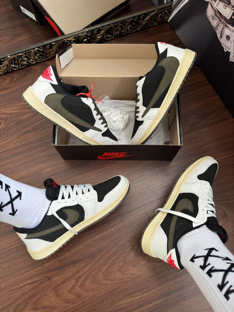 Jordan x Travis Scott Reverse Mocha