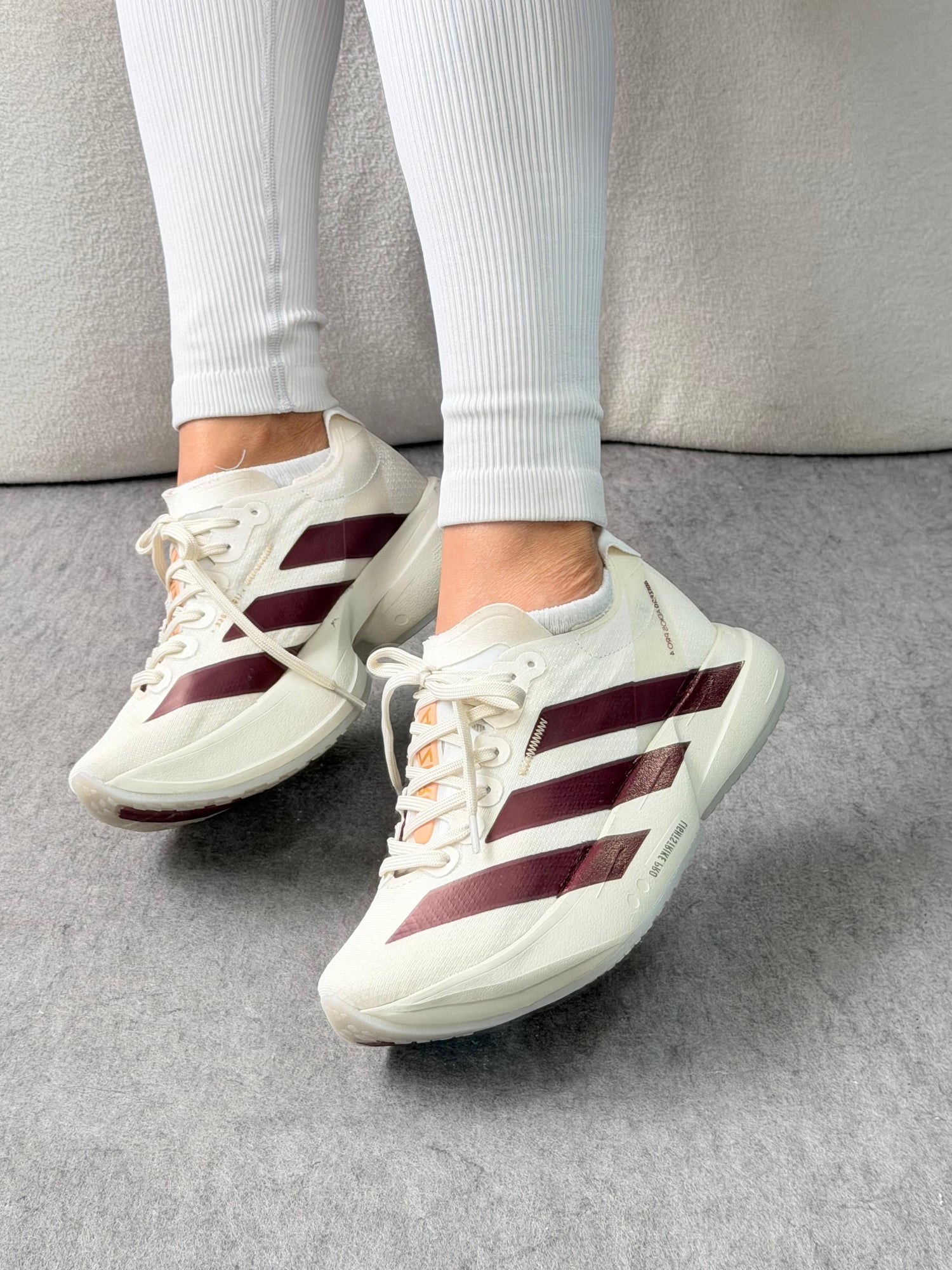 Adizero Adios Pro 4 Branco/Bordô