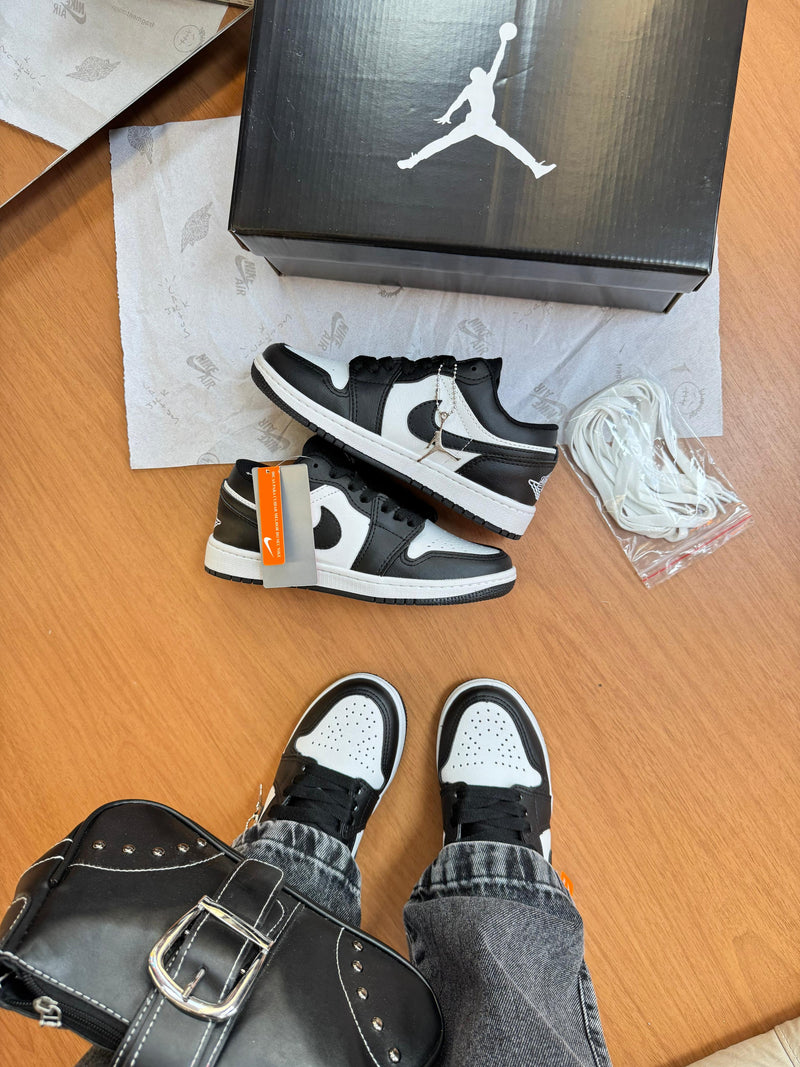 Jordan Low Preto/Branco