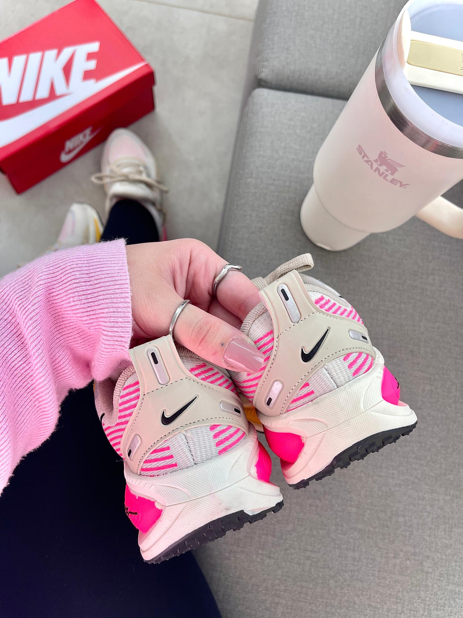 Vomero 18 Off-white / Pink