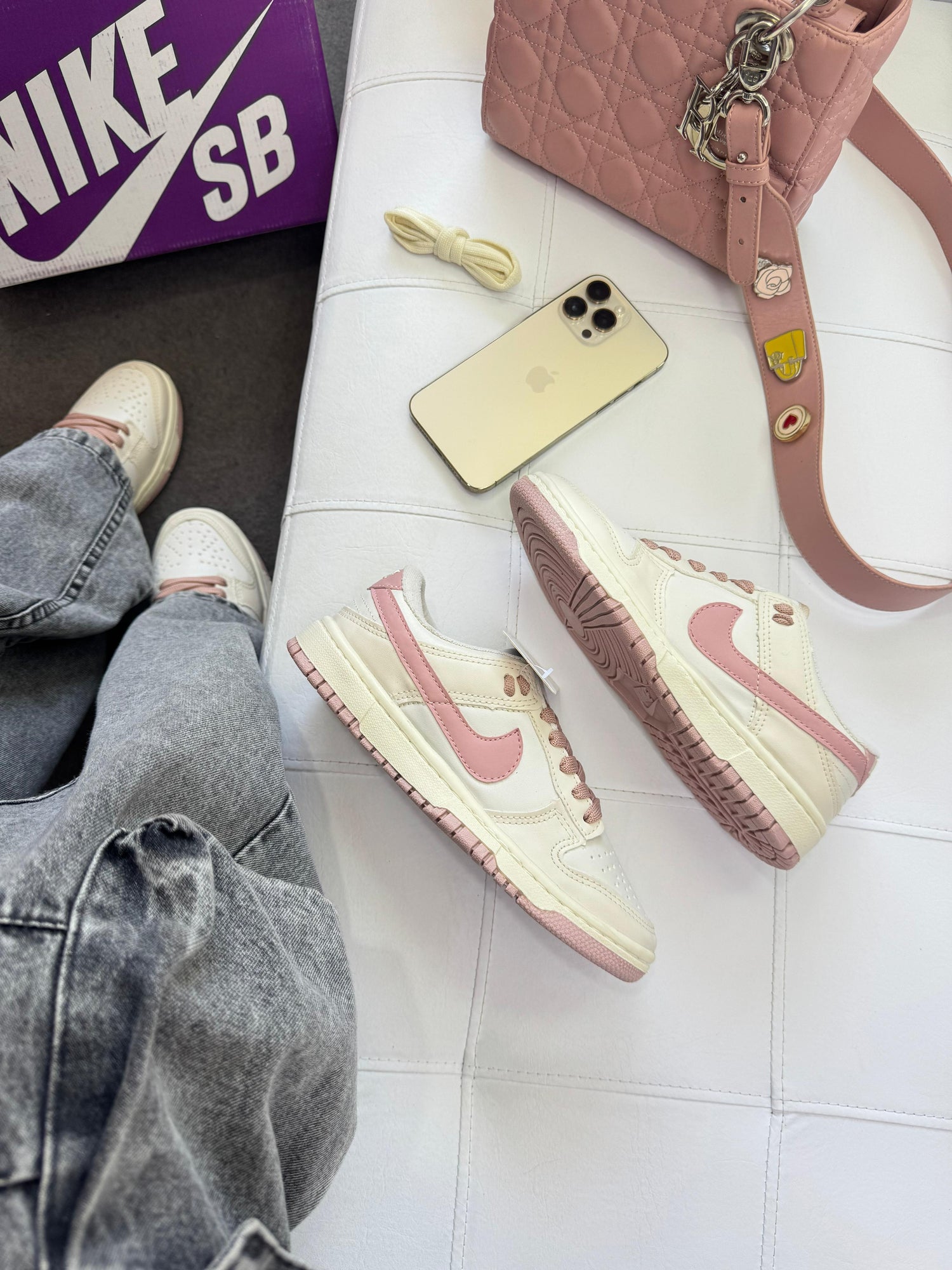 Dunk Low Luxo     Off/Flamingo 🦩