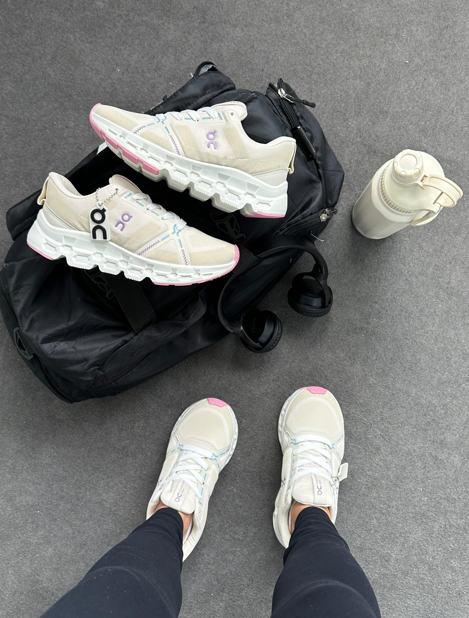 On Cloud Surfer Max Off-white/ Lilas