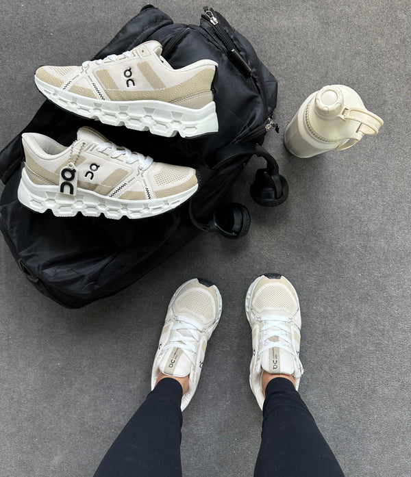 On Cloud Surfer Max  Off white/Preto